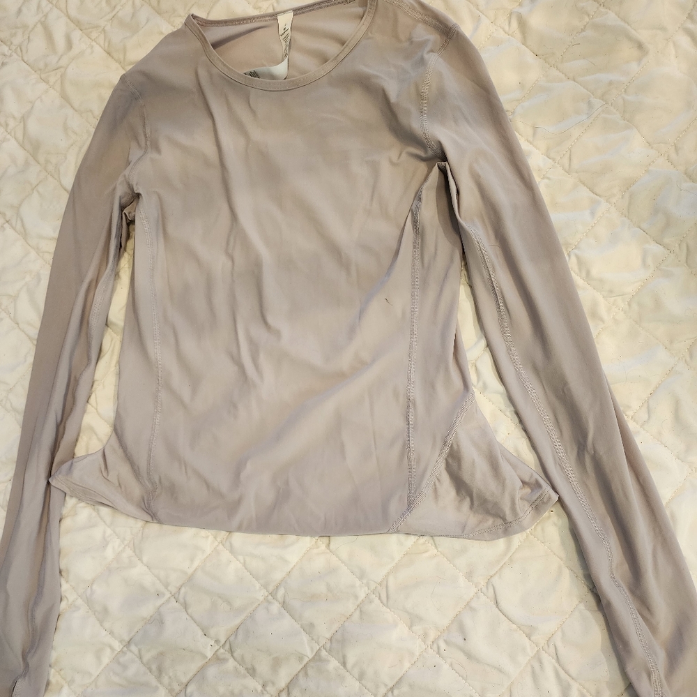 LULULEMON  Long sleeve top sz 2
